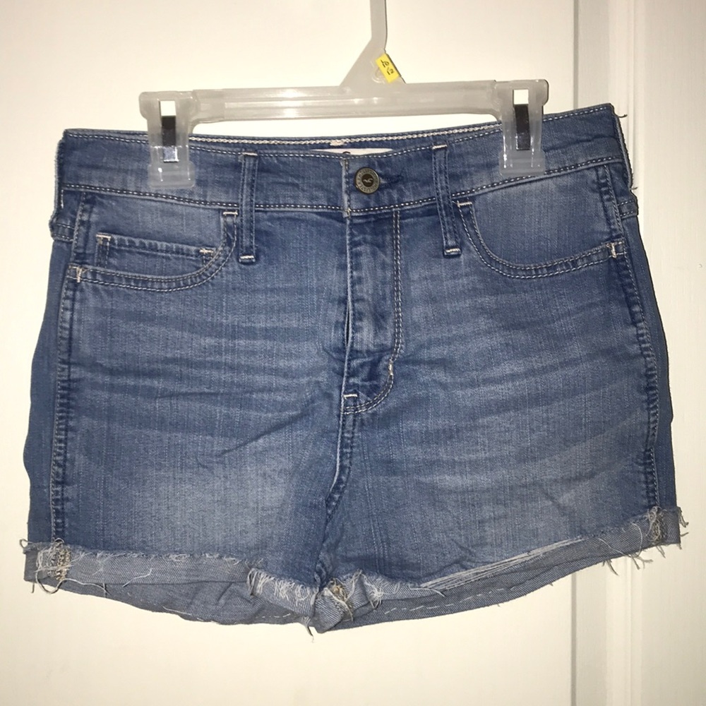 ❤️HOLLISTER HIGH WAISTED SHORTS❤️